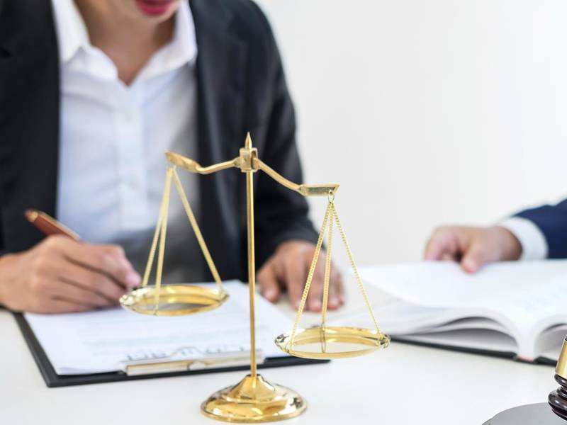 上海债务律师：欠款人不还钱会被抓吗？深度解析